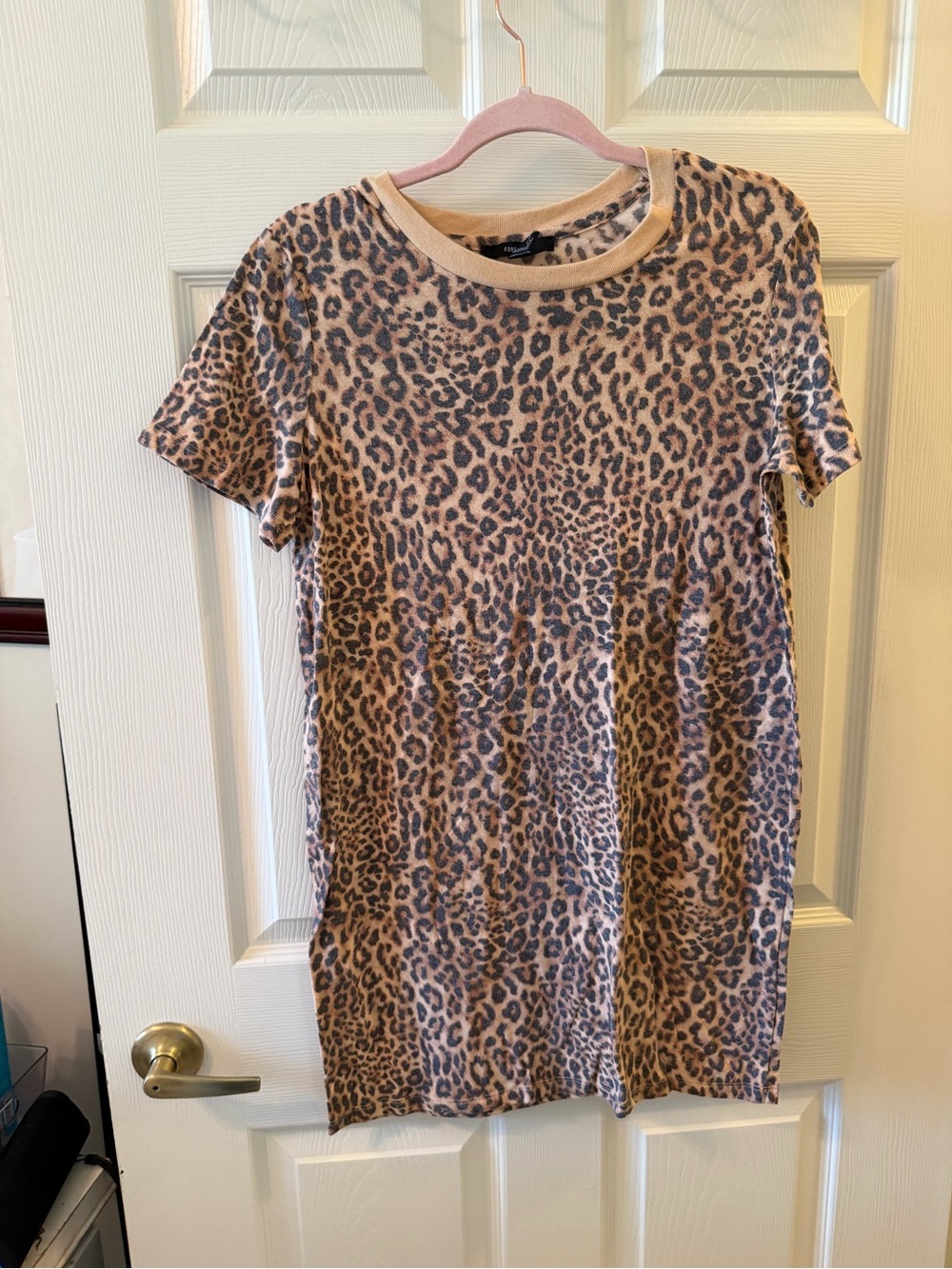 Forever 21 Beige and Brown Leopard Print Tee